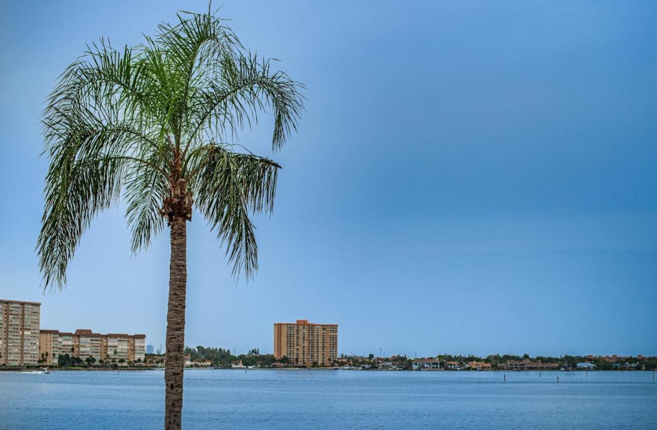 Palma Dont Worry Beach Happy On Isla Del Sol St. Petersburg Exterior foto